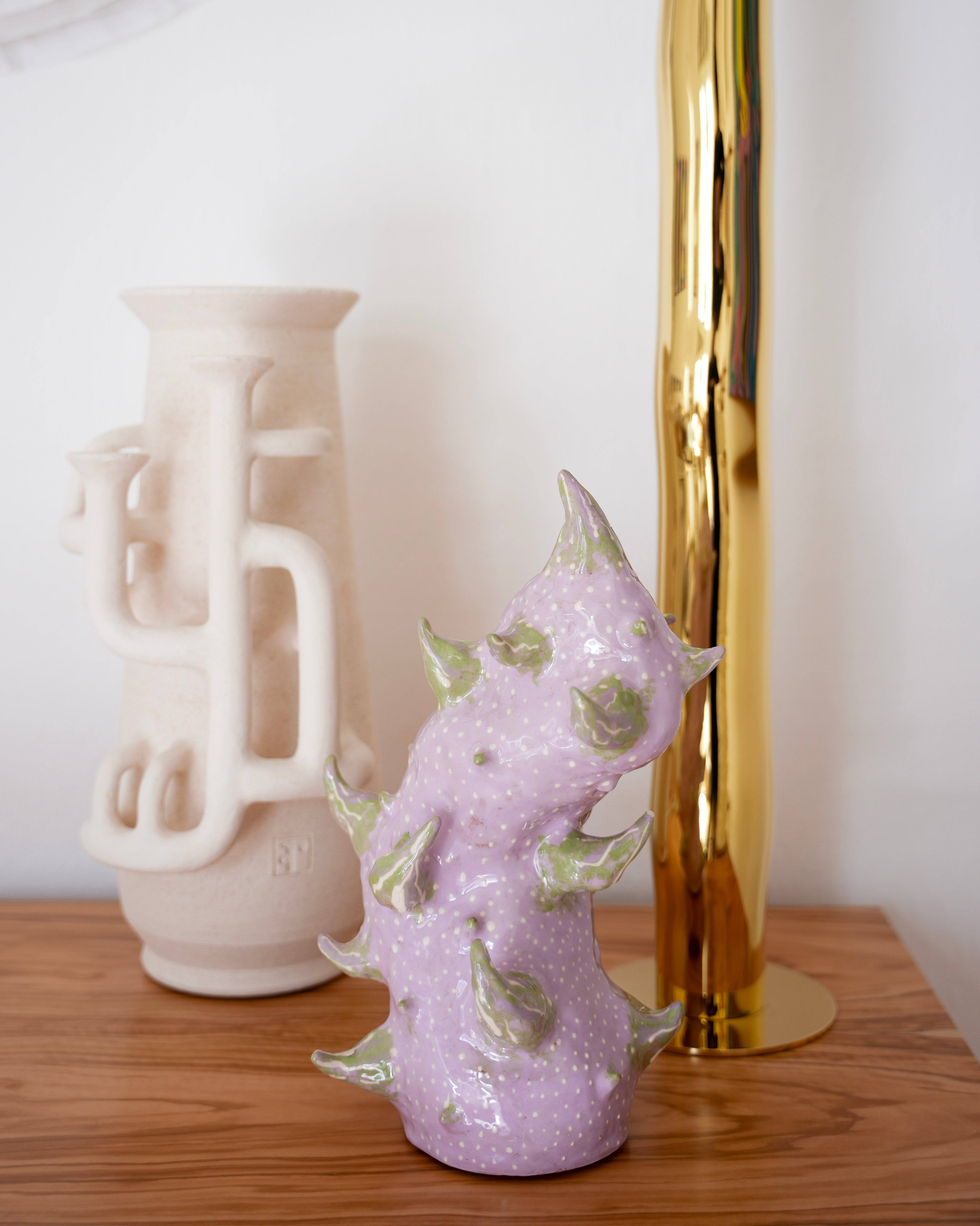Objets d'art : céramique et métal façonné