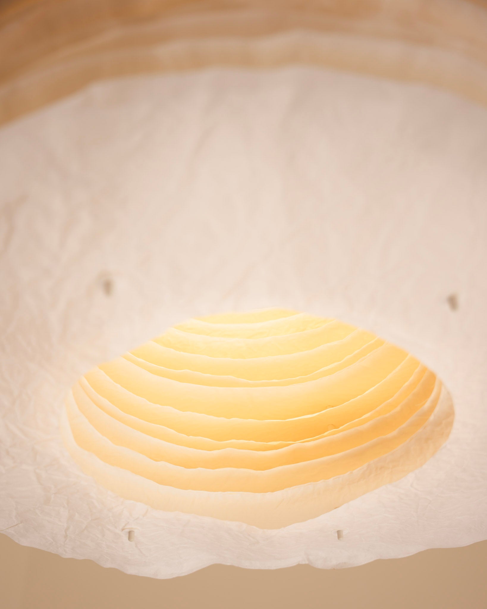 Mille Feuilles - 70 - Suspension en papier façonné.
