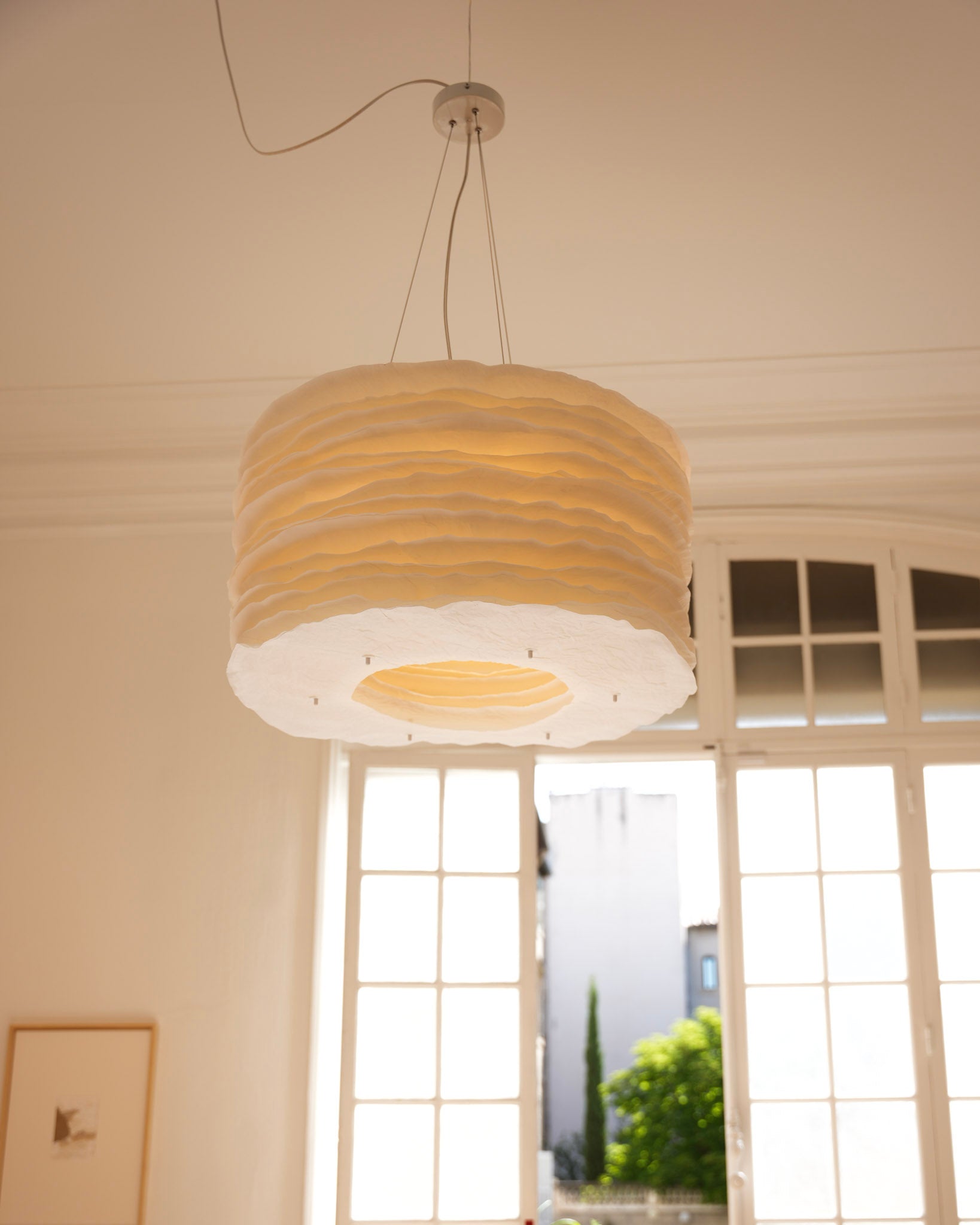 Mille Feuilles - 70 - Suspension en papier façonné.