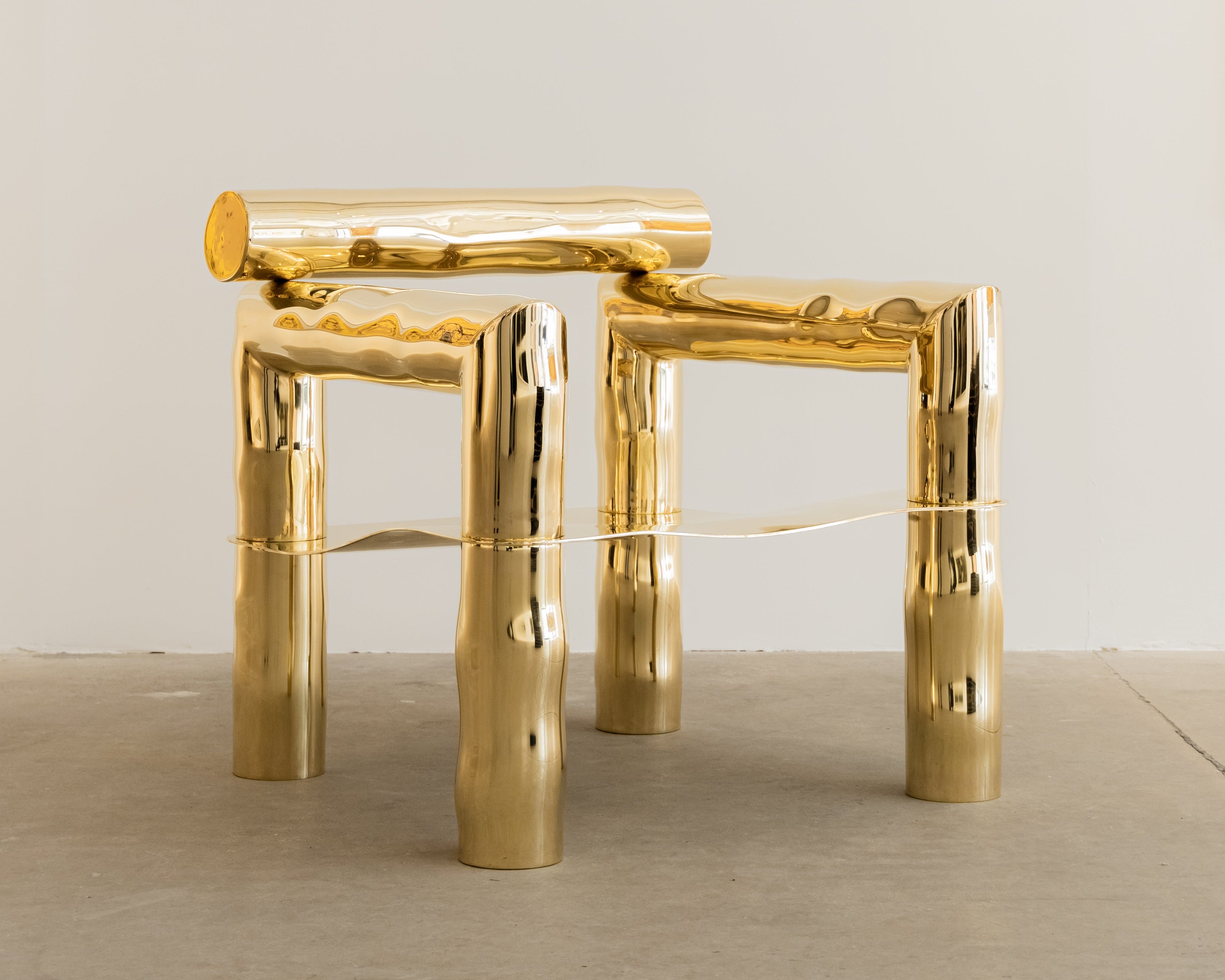 bobi fauteuil signature de victor tison en laiton vued'ensemble