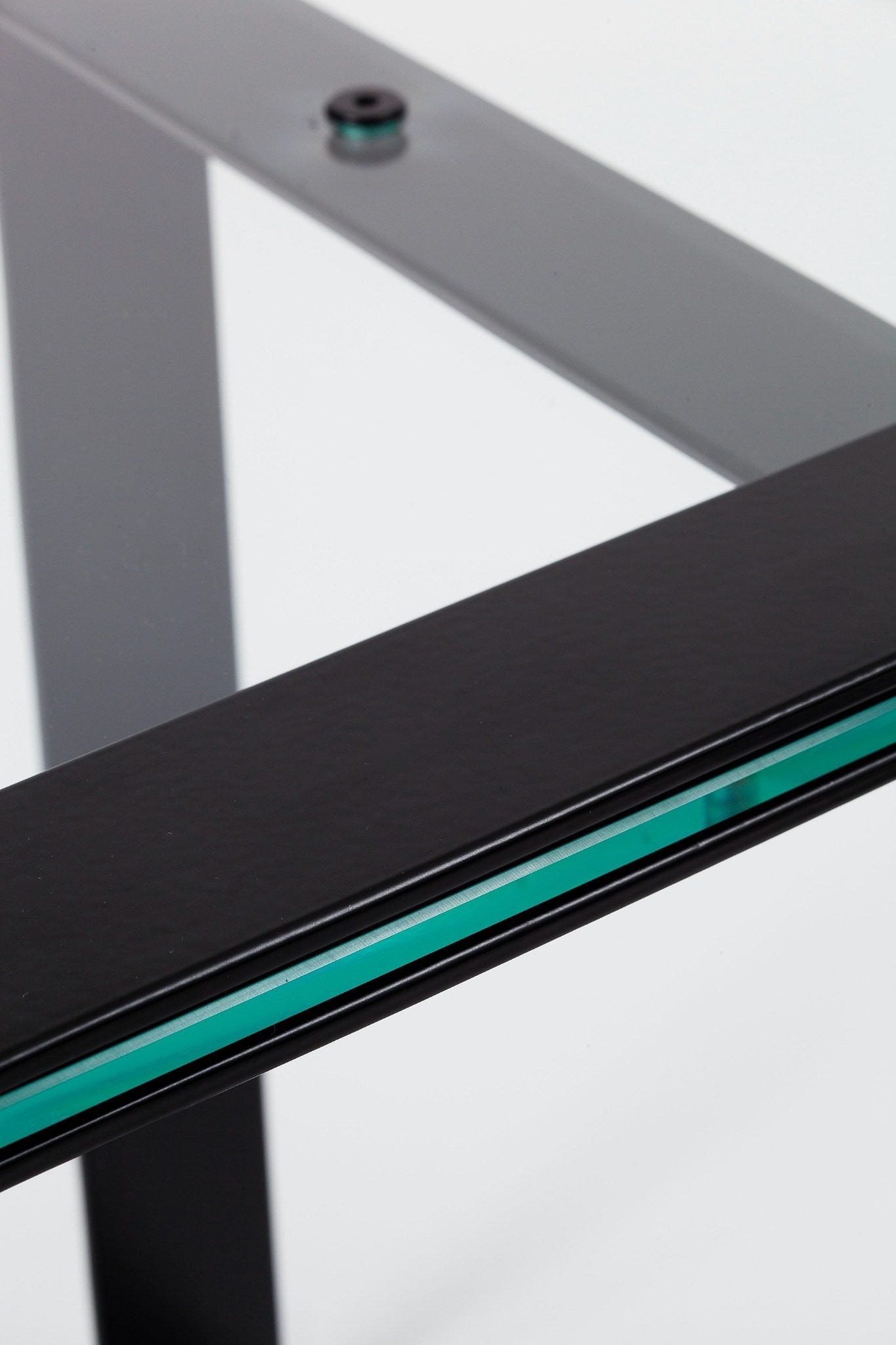 detail verre de la table basse severin