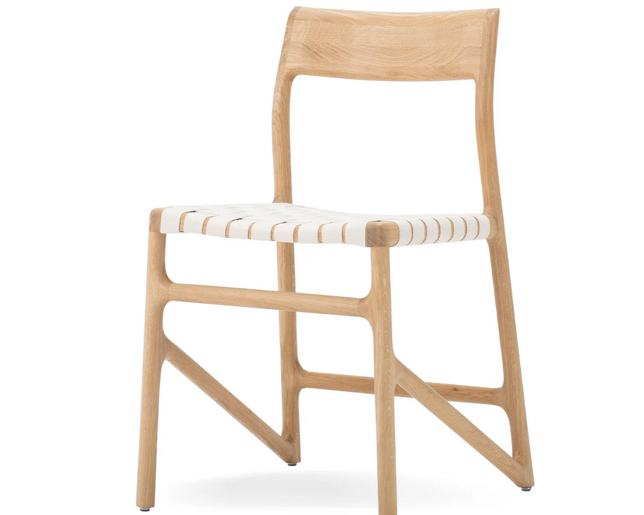 Fawn chair de gazzda en chêne profil avec  assise en tissage de coton blanc pour longitude marseille