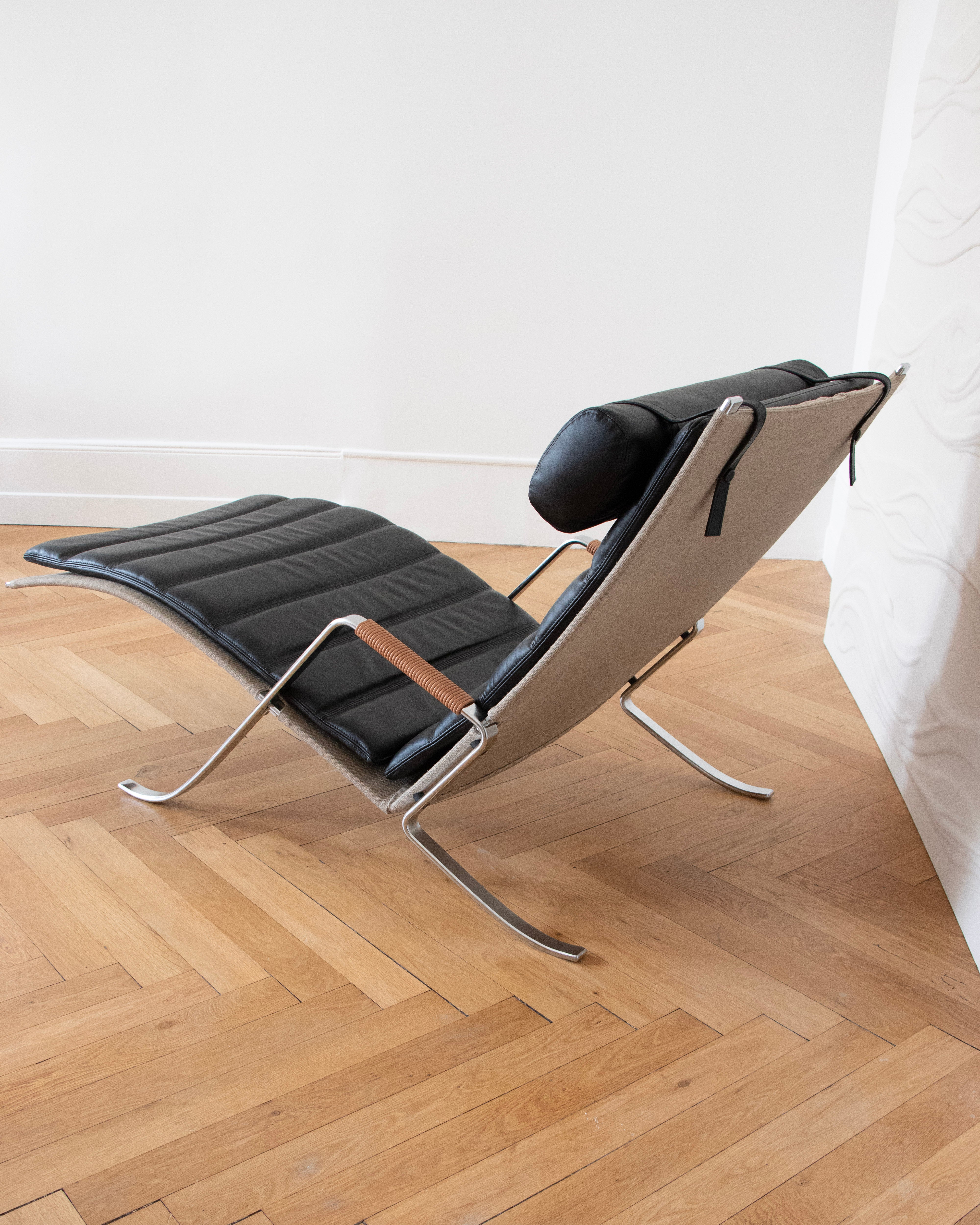 Chaise longue FK 87 Grasshopper Chair, icône du design par Preben Fabricius et Jørgen Kastholm : acier chromé et cuir.