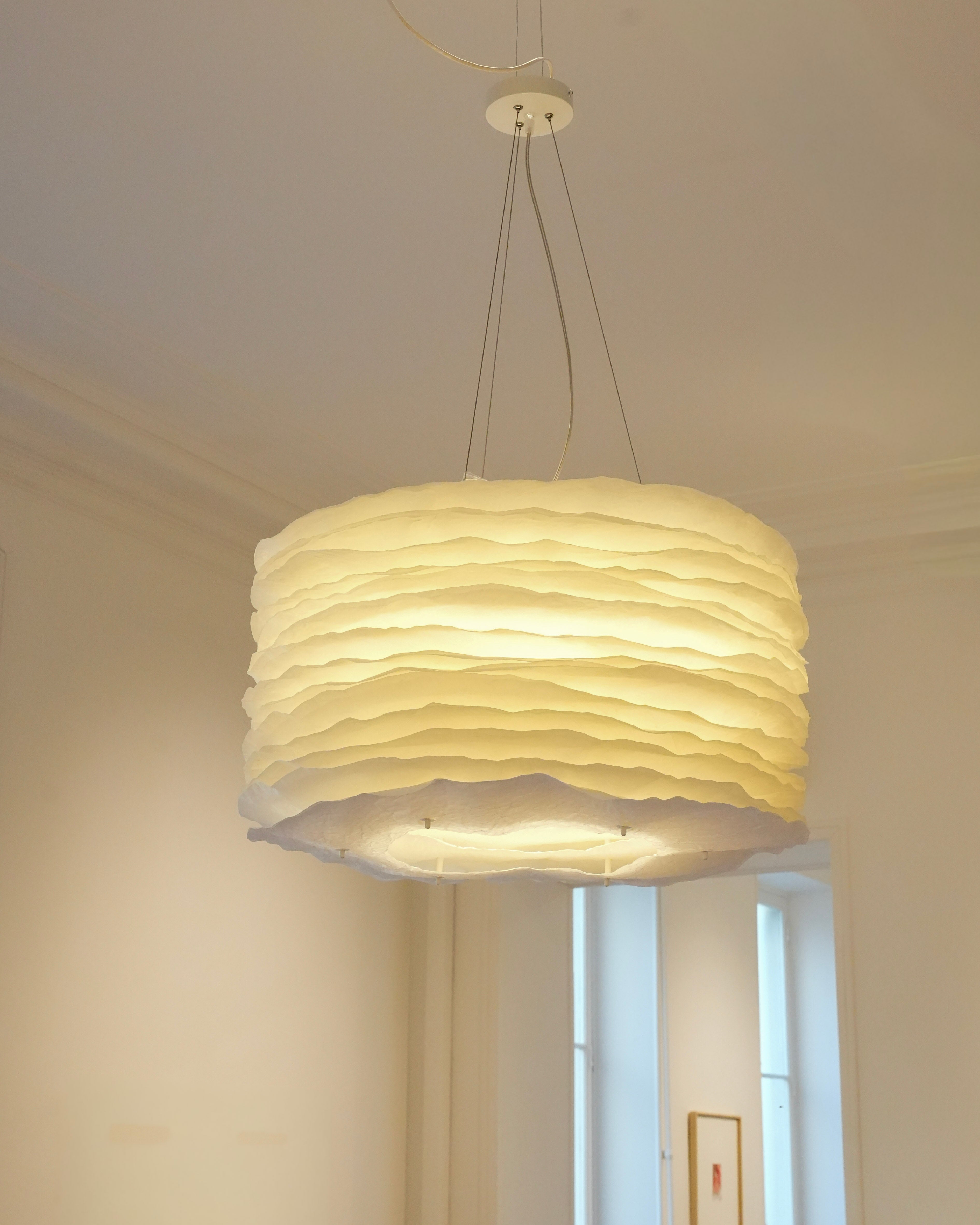 Mille Feuilles - 70 - Suspension en papier façonné.
