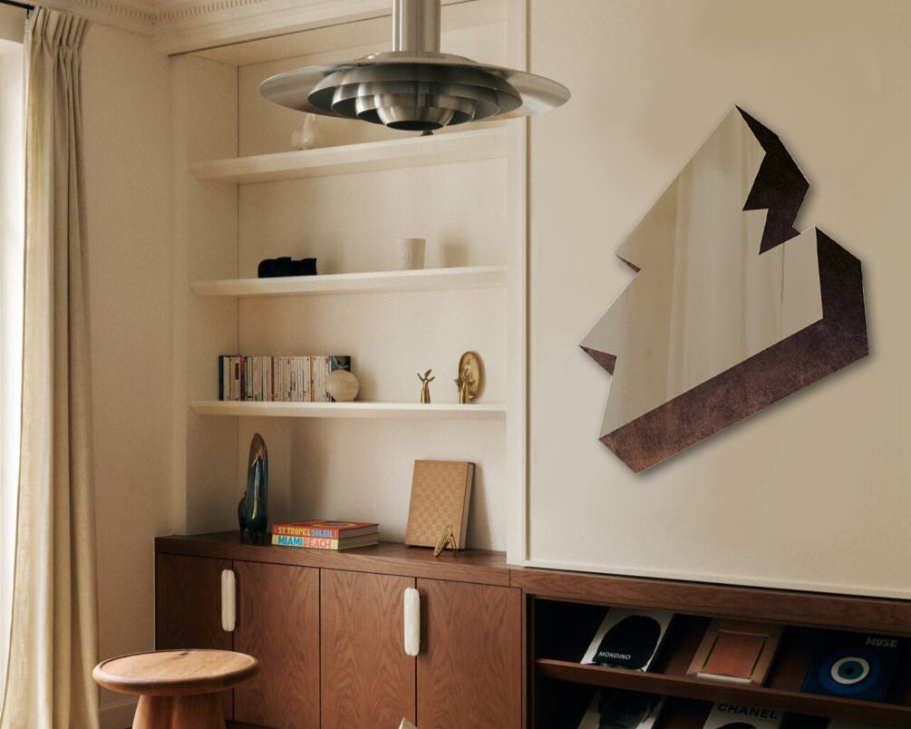 GRAFF #01 : miroir en inox poli, design inspiré du graffiti, entre art urbain et savoir-faire d’atelier.