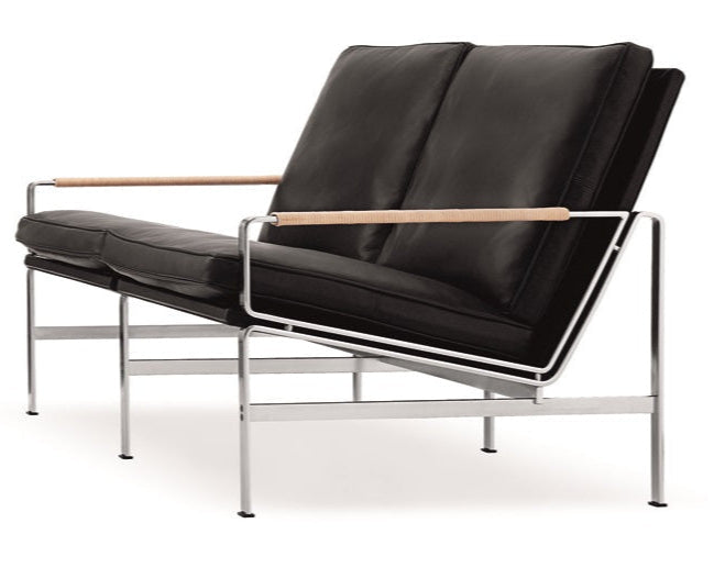 Canapé FK 6720 de Preben Fabricius et Jørgen Kastholm 2 places en acier chromé et cuir aniline, édité par Lange Production, même finition que le fauteuilprésenté au showroom Longitude à Marseille