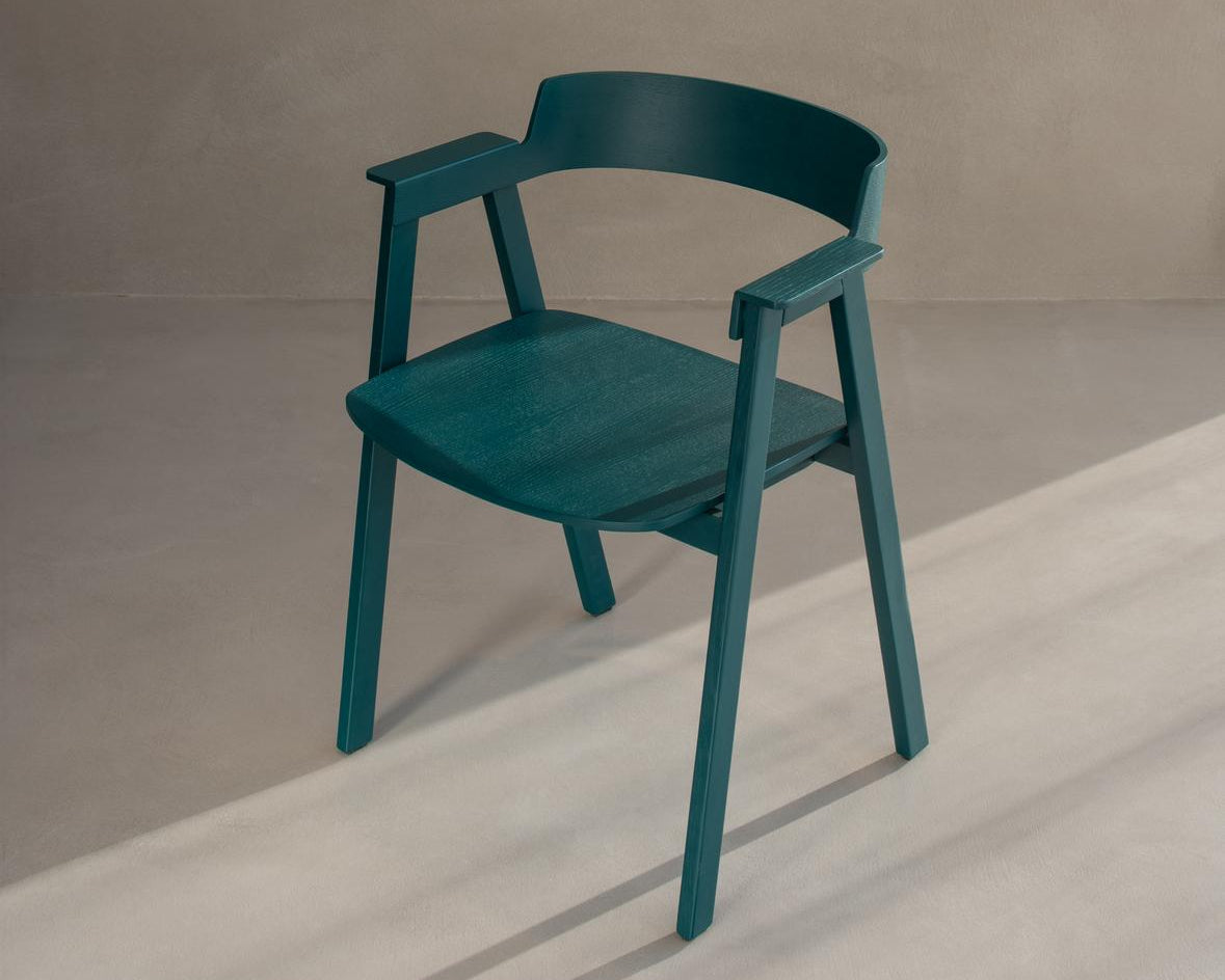 flip chair de gazzda en vert référencée par longitude marseille