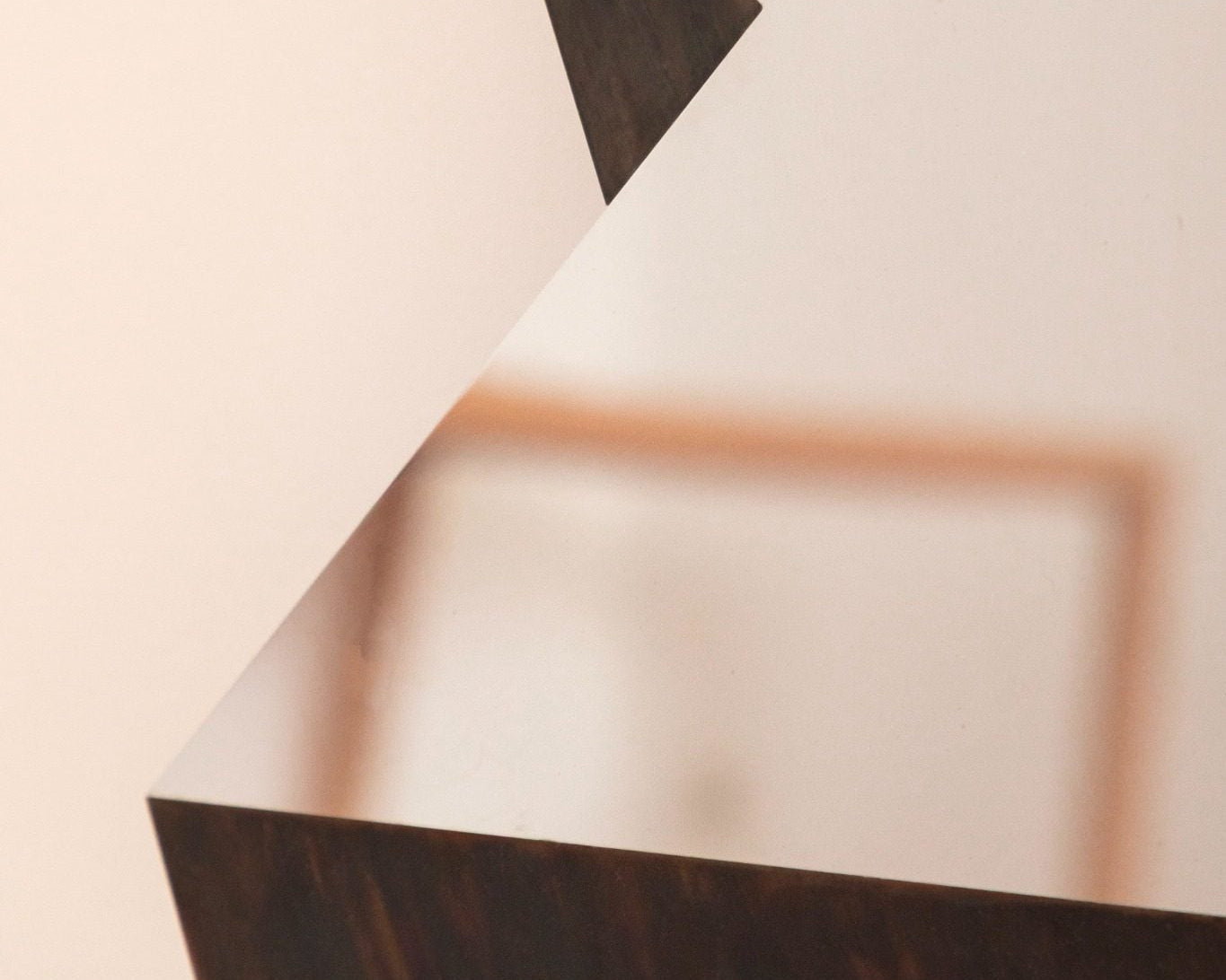 Miroir graff par julien le goff artisan designer, miroir sculptural en acier inox poli miroir reflet