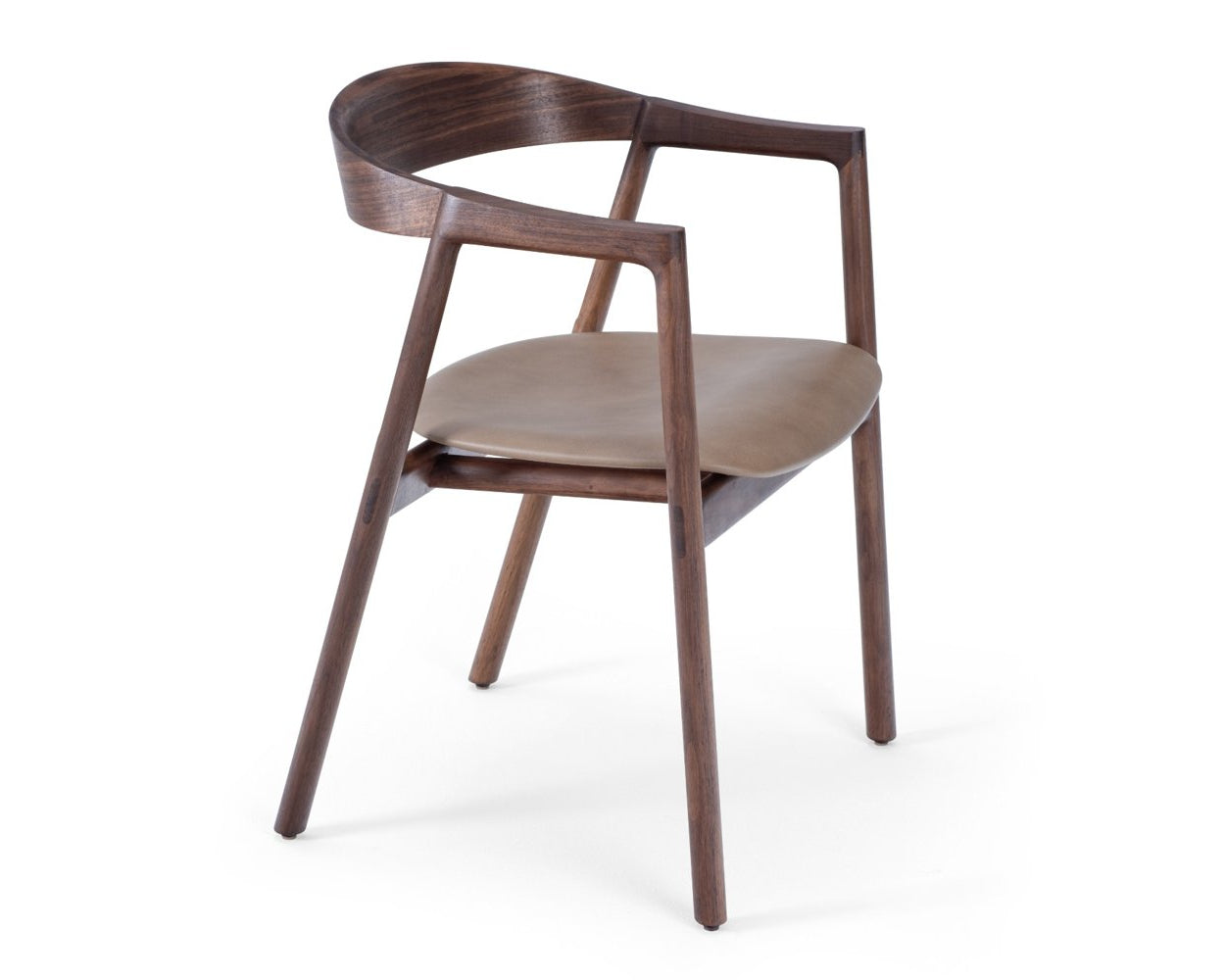 profil muna chair de gazzda en noyer assise en cuir référencé par longitude marseille